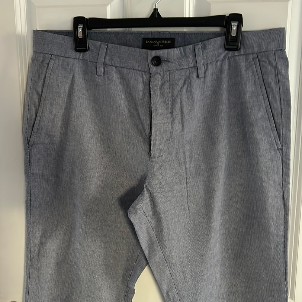 BANANA REPUBLIC Mens pants, 34x30, Aiden Fit, 100% cotton, blue & white